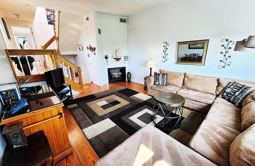 Hyannis Condo | Oceanfront 3BR condo. 1600 sq ft of extended stay! Weekly and Monthly discounts!