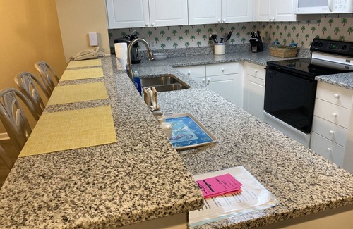 Ocean Drive Condo | Oceanfront 4 bedroom 3 bath Condo/Great Rates