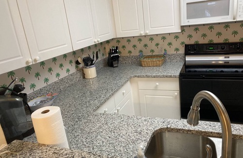 Ocean Drive Condo | Oceanfront 4 bedroom 3 bath Condo/Great Rates