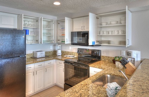 Seabreeze Historic District Condo | Oceanfront -5 Minutes to Main St -Oct 15-19, 2025