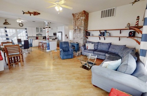 Surf City House | Oceanfront,7decks,HotTub,Game rm, Elev, Priv Beach walkway