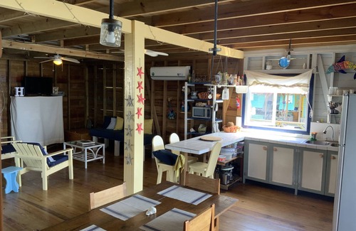 Bocas del Toro House | Oceanfront and Convenient Location