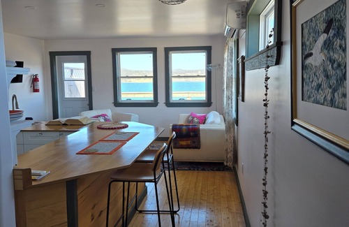 Rocky Harbour Apartment | Oceanfront Apartment, Gros Morne View in the heart of Park