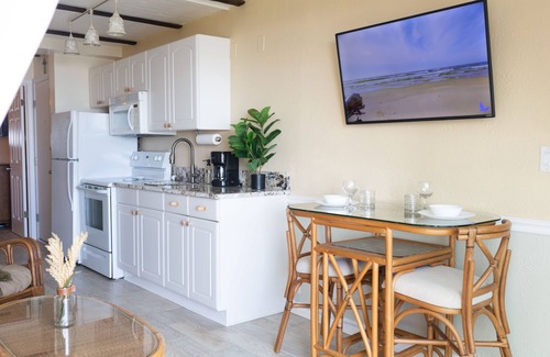 Crescent Beach Apartment | Oceanfront Apartment for 2 - steps to the beach