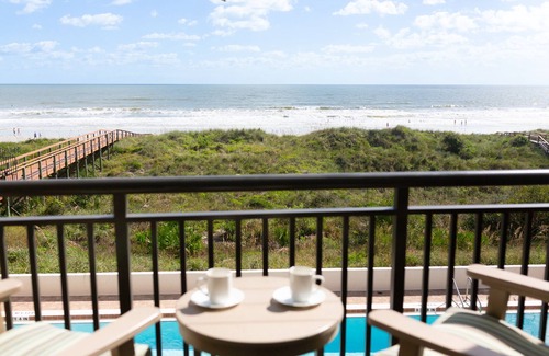 Crescent Beach Apartment | Oceanfront Apartment for 2 - steps to the beach