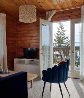 Port Dufferin Apartment | Oceanfront Apartments