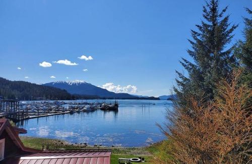 Juneau Apartment | Oceanfront Apartment w/water access