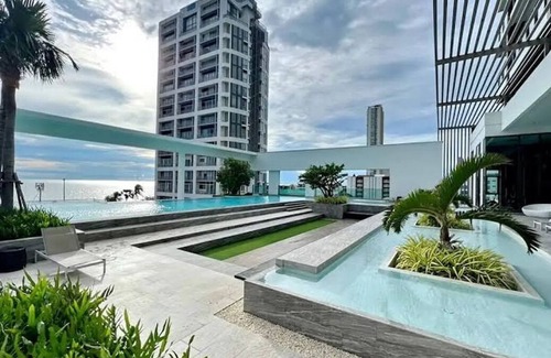 Na Kluea Apartment | Oceanfront APT Jomtien Beach (Right Outside)