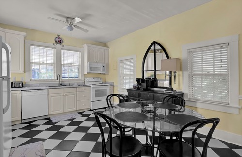 South End House | Oceanfront beach cottage on the South end of Wrightsville Beach. Sleeps 14.