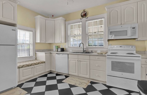South End House | Oceanfront beach cottage on the South end of Wrightsville Beach. Sleeps 14.