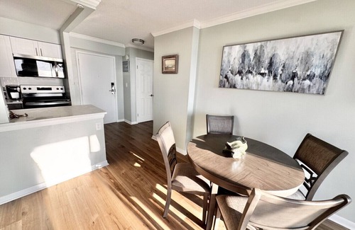 Northeast Virginia Beach Condo | Oceanfront Balcony! Brand New Kitchen|Huge Bedroom