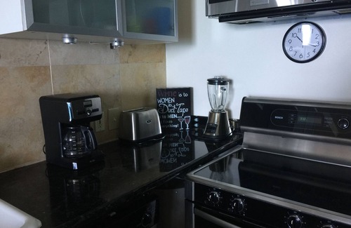 Makaha Condo | Oceanfront Beach Condo-Amazing views