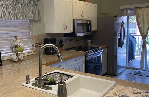 South Bimini Condo | OCEANFRONT! Bimini Cove Resort & Marina , Beachfront /Sleeps 6
