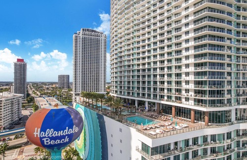Hallandale Beach Condo | OCEANFRONT BUILDING; rooftop pool, 1 Bd condo with OCEAN VIEWS GUARANTEED