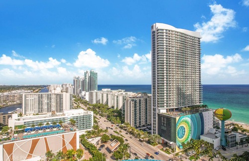 Hallandale Beach Condo | OCEANFRONT BUILDING; rooftop pool, 1 Bd condo with OCEAN VIEWS GUARANTEED