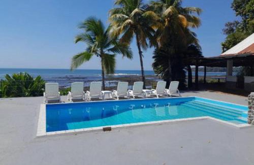 Santa Catalina Hotel | OceanFront Bungalows - Paradise Rentals