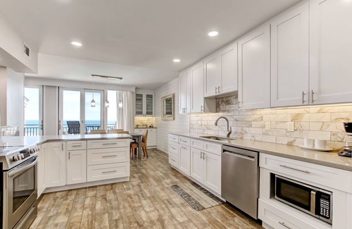 Fernandina Beach Condo | Oceanfront | Completely Remodeled Spacious 5th Floor Shipwatch Condo | 1650 sq ft