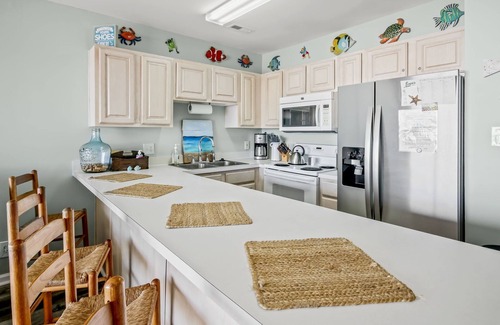 Ocean Isle Beach Condo | Oceanfront condo - Direct beach access with pool - Amazing Views - Windjammer