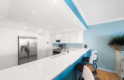 Floridana Beach Condo | Oceanfront condo with private beach, pool and tennis court, elevator.
