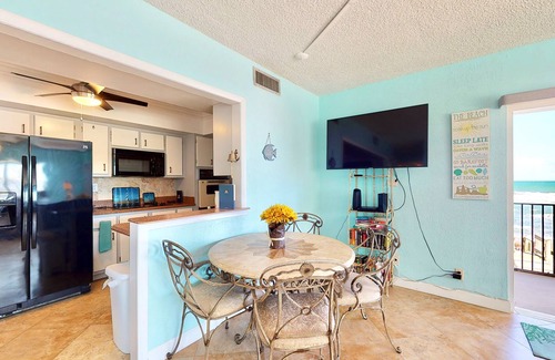 South Patrick Shores Condo | Oceanfront condo with stunning ocean view & screened balcony - near the beach
