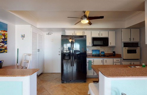 South Patrick Shores Condo | Oceanfront condo with stunning ocean view & screened balcony - near the beach