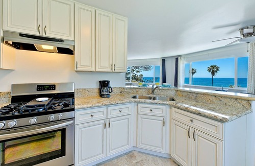 Village of La Jolla Apartment | Oceanfront condo across street from beach with amazing views & walkable location