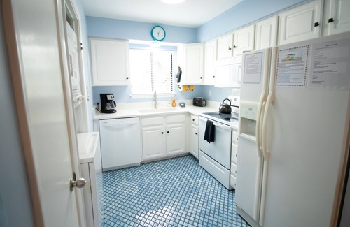 Tybee Island Condo | Oceanfront Condo Charming 2 bedroom 2 baths with direct beach access.