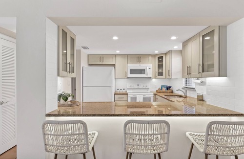 Central Beach Condo | OCEANFRONT CONDO - GROUND FLOOR! ONLY 59 Steps to Private Beach, 23 to the Pool.
