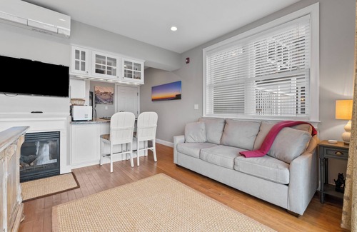 Ogunquit Condo | Oceanfront Condo in historic Perkins Cove Ogunquit, Maine. Direct oceanfront!