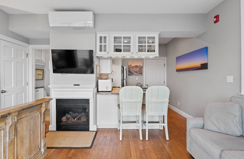 Ogunquit Condo | Oceanfront Condo in historic Perkins Cove Ogunquit, Maine. Direct oceanfront!