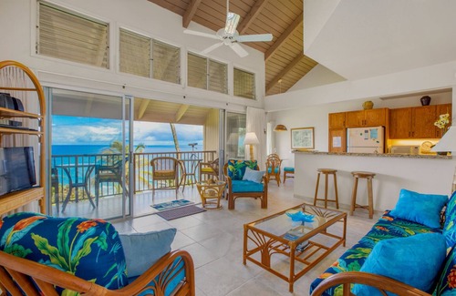 Princeville Condo | Oceanfront Condo in Paradise with Stunning Views, Beach Access, & Bedroom A/C