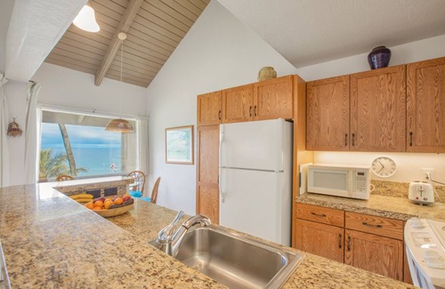 Princeville Condo | Oceanfront Condo in Paradise with Stunning Views, Beach Access, & Bedroom A/C