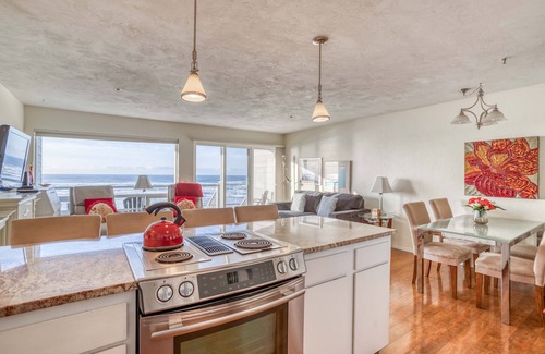 Newport Condo | Oceanfront Condo in the Heart of Nye Beach-Steps to the Best Restaurants!
