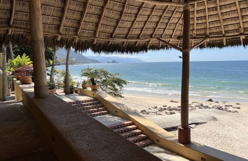 South Shore Hotel Area Condo | Oceanfront Condo On The Beach With Panoramic Views