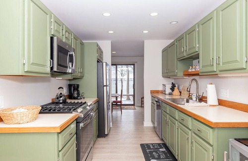 Glen Cove Condo | Oceanfront Condo overlooking Rockland Harbor and pier. Permit#STR22-30