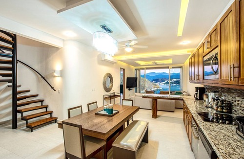 Santa Maria Huatulco Condo | Oceanfront Condo + Rooftop Bar & Beach Access