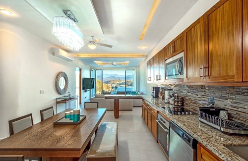 Santa Maria Huatulco Condo | Oceanfront Condo + Rooftop Bar & Beach Access