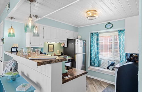 North Carolina Coast Condo | OCEANFRONT CONDO, BEACH EQUIPTMENT, LINENS, BIKES ALL INC.