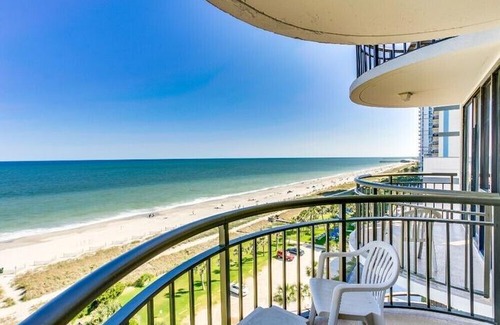 Myrtle Beach Apartment | Oceanfront Condo W Balcony/ King Bed Meridian Plaza