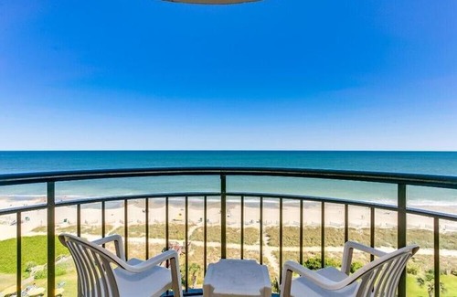 Myrtle Beach Apartment | Oceanfront Condo W Balcony/ King Bed Meridian Plaza