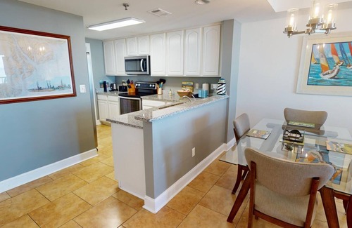 Tybee Island Condo | Oceanfront condo w. community pool + beach access.