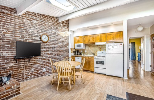 Gearhart Condo | Oceanfront condo - walk to beach & Gearhart Golf Links