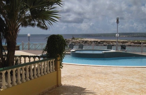 Kralendijk Apartment | Oceanfront condo with pool and breathtaking view, WiFi