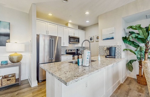 Red Fish Cove Condo | Oceanfront condo with gorgeous views, pool & hot tub - dog-friendly