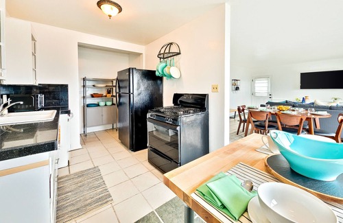 Village of La Jolla Condo | Oceanfront condo with amazing views, outdoor entertaining, cross street to beach