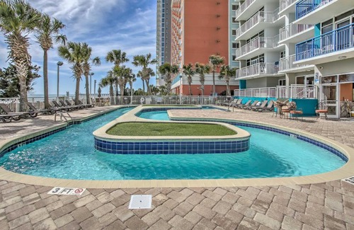 Myrtle Beach Apartment | Oceanfront Condo with Beach Access Near Boardwalk!