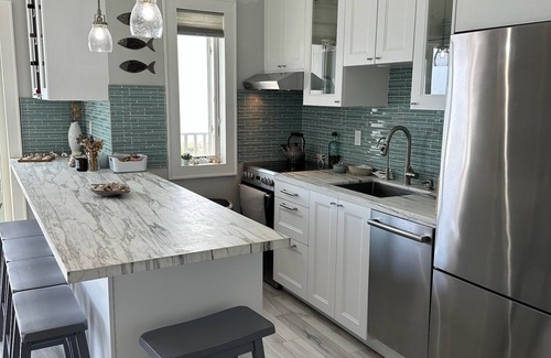 Montauk Condo | Oceanfront Corner Unit Condo in Beautiful Montauk - steps to beach and town!