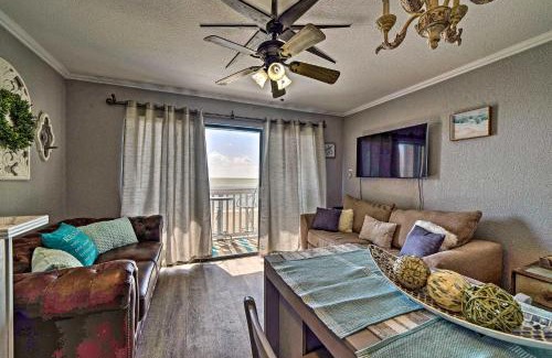 North Beach Apartment | Oceanfront Corpus Christi Condo Resort Perks!