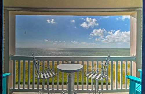 North Beach Apartment | Oceanfront Corpus Christi Condo Resort Perks!