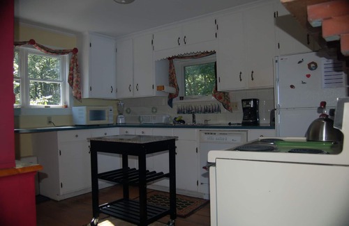 Pond Cove Cottage | Oceanfront Cottage with Spectacular Views of Casco Bay